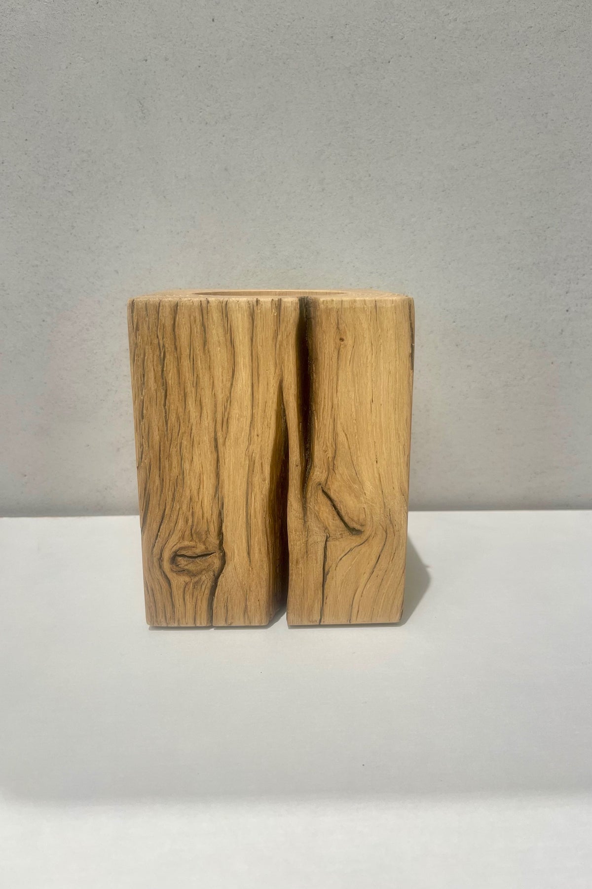 Kerzenblock S aus recyceltem Bootssteg. Natur lackiert - 13,5cm