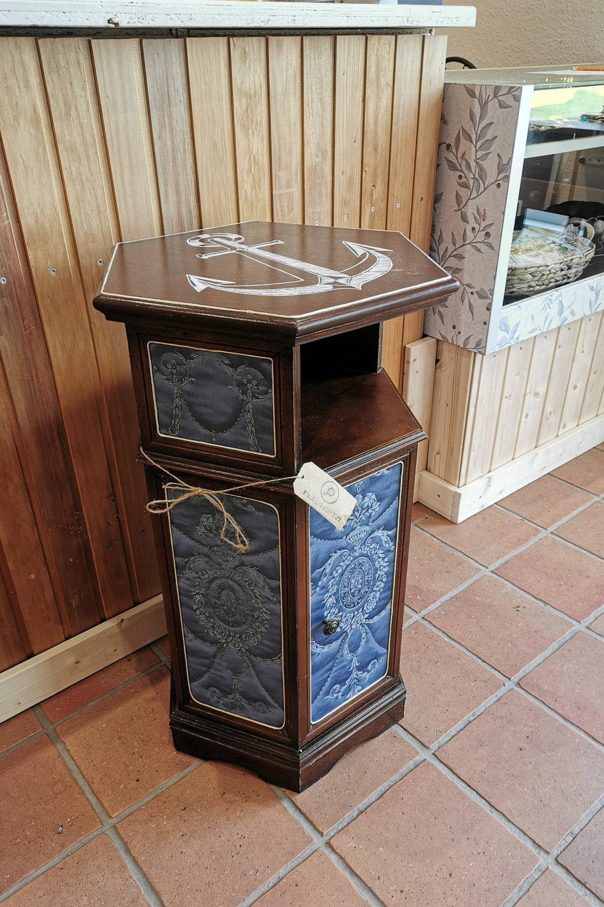 Mini-Bar "Captains Bar"