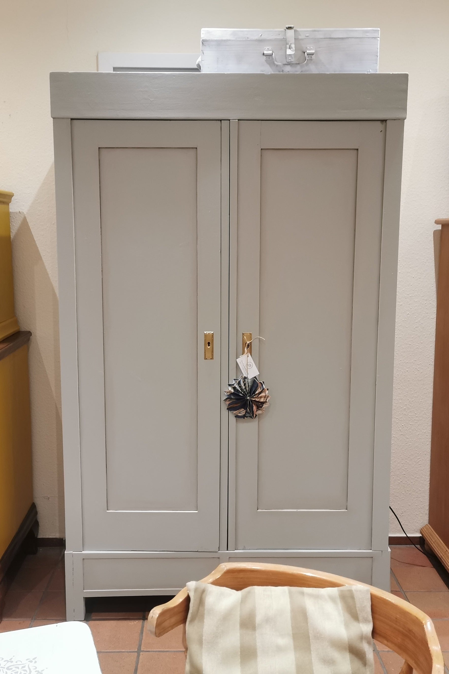 Gandalf der Graue Massivholz-Kleiderschrank