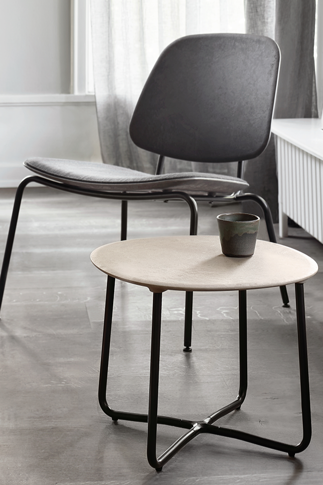 Beistelltisch Lily Side Table H 35 cm - aus Kaffeeresten, Coffee Waste Black im Wohnambiente