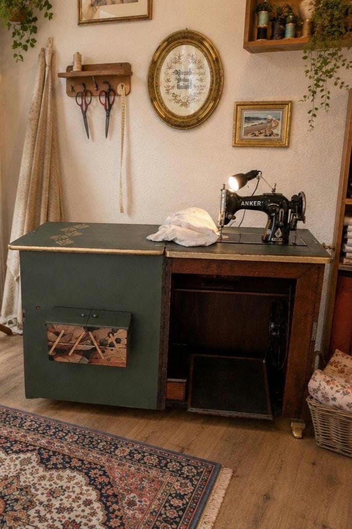 Yve - Vintage Nähmaschine
