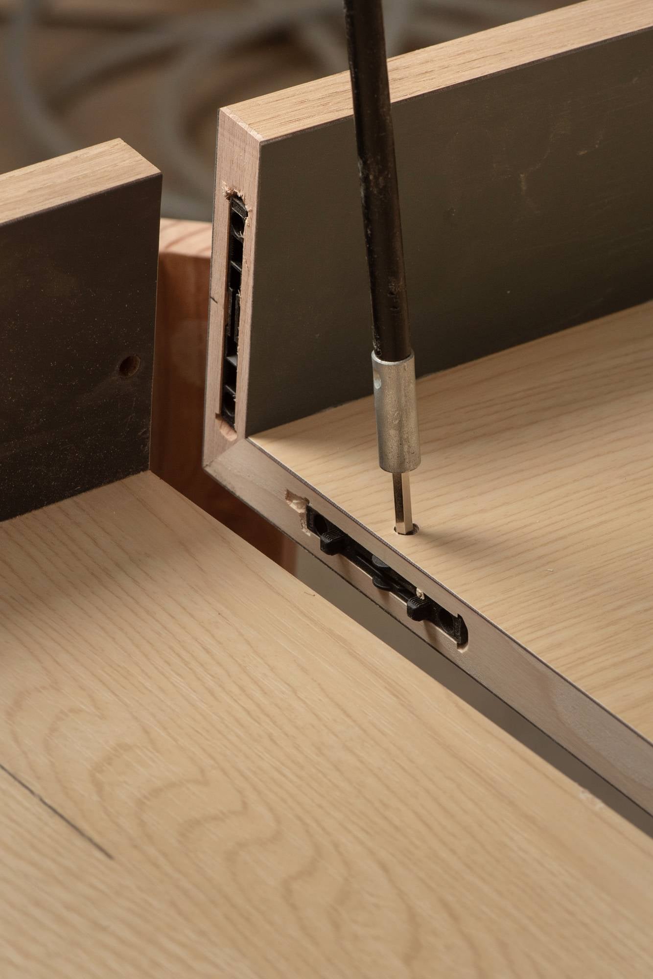 Zaf Esstisch 110 x 62cm – Restholz-Unikat direkt vom Schreiner