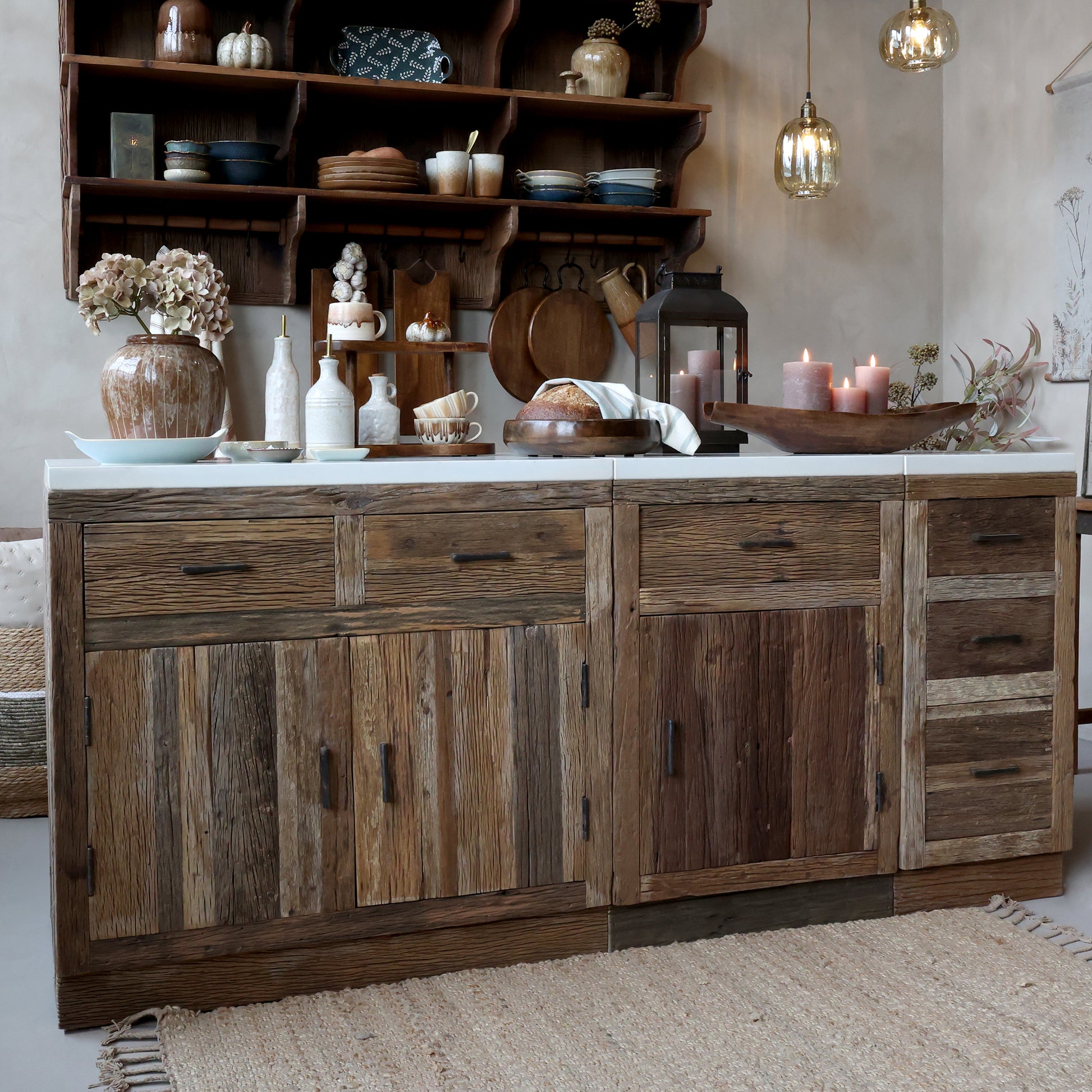 Anrichte aus recyceltem Altholz, Originalbild 2