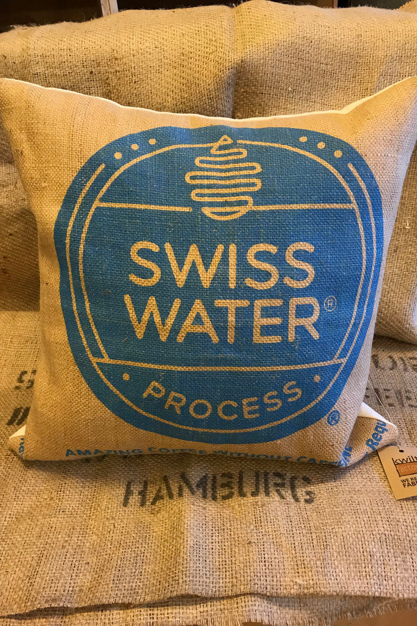 Zierkissen „Swiss Water“ 50x50cm - aus gebrauchtem Kaffeesack