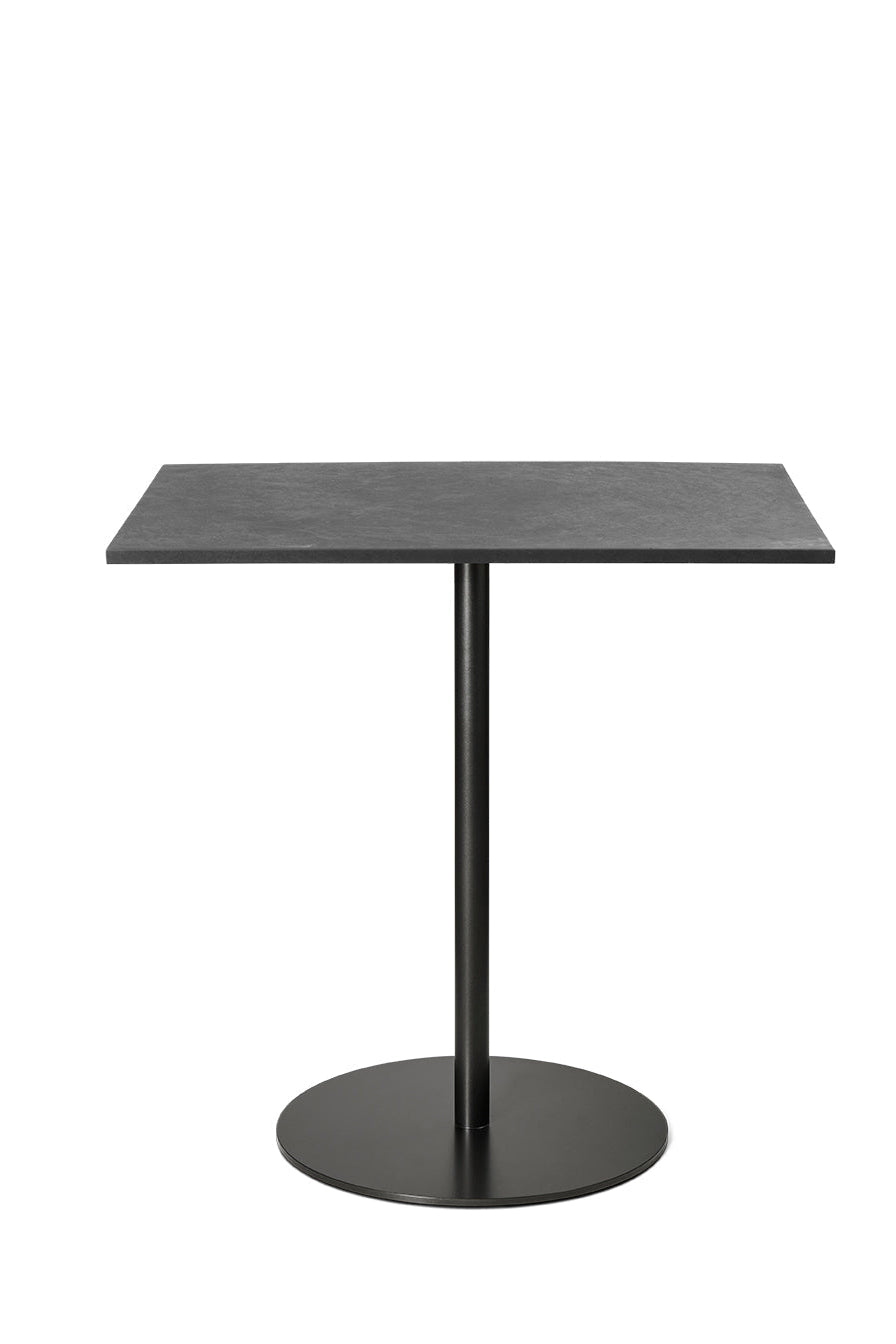 Mater Café Table – Coffee Waste Black – H 71,6 cm – 60 x 70cm – Gesamtansicht