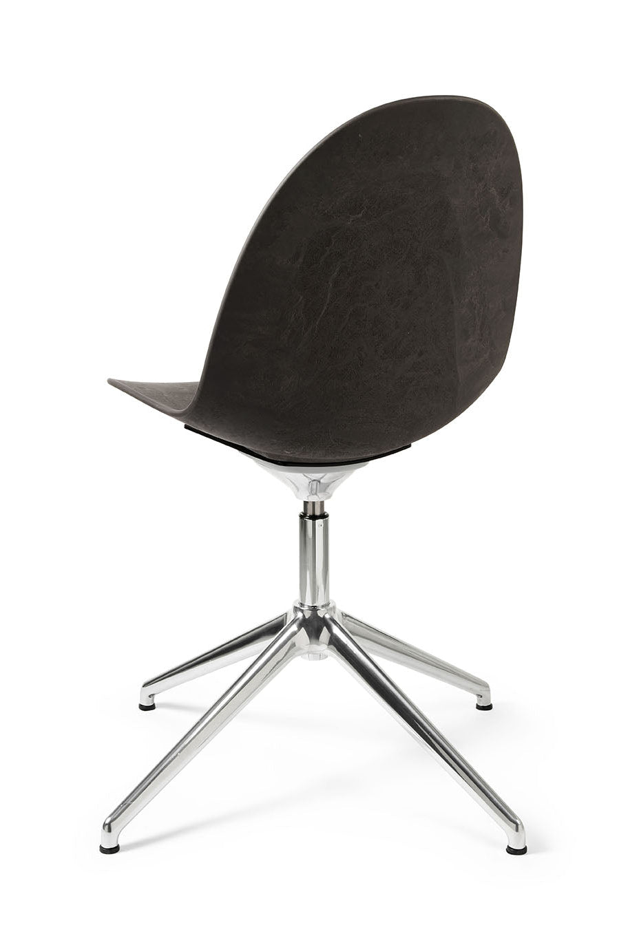 Mater Eternity Swivel – Coffee Waste Black – polierter Aluminiumfuß – Rückansicht