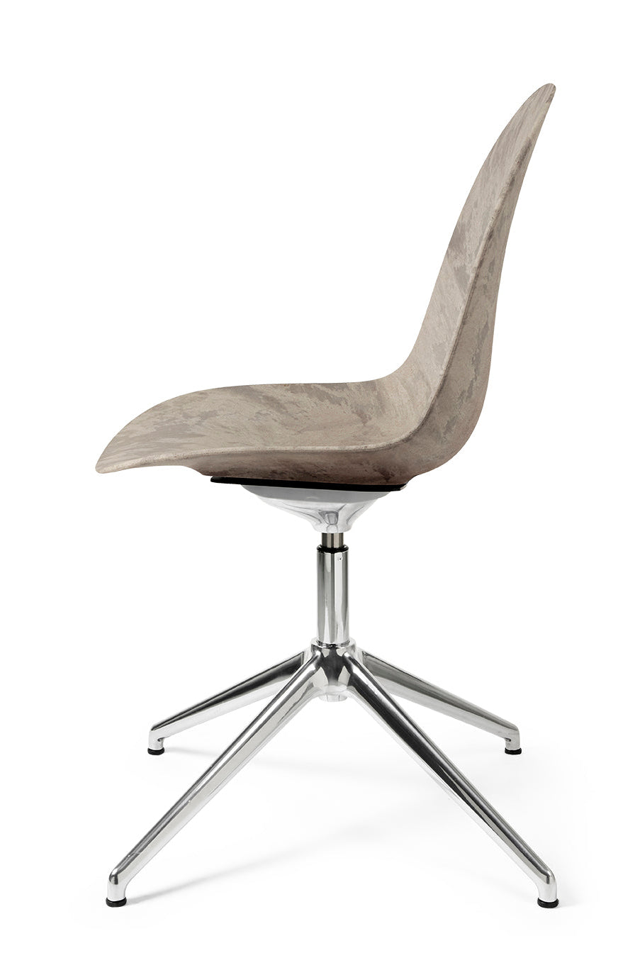 Mater Eternity Swivel – Wood Waste Grey – polierter Aluminiumfuß – Seitenansicht